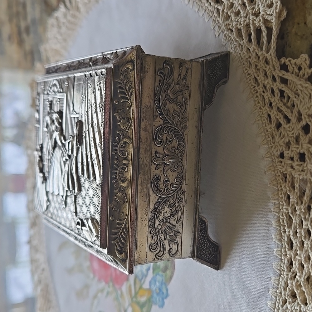 JAPAN Vintage Silver Jewelry Box with Engraved Design - Picture 6 of 13